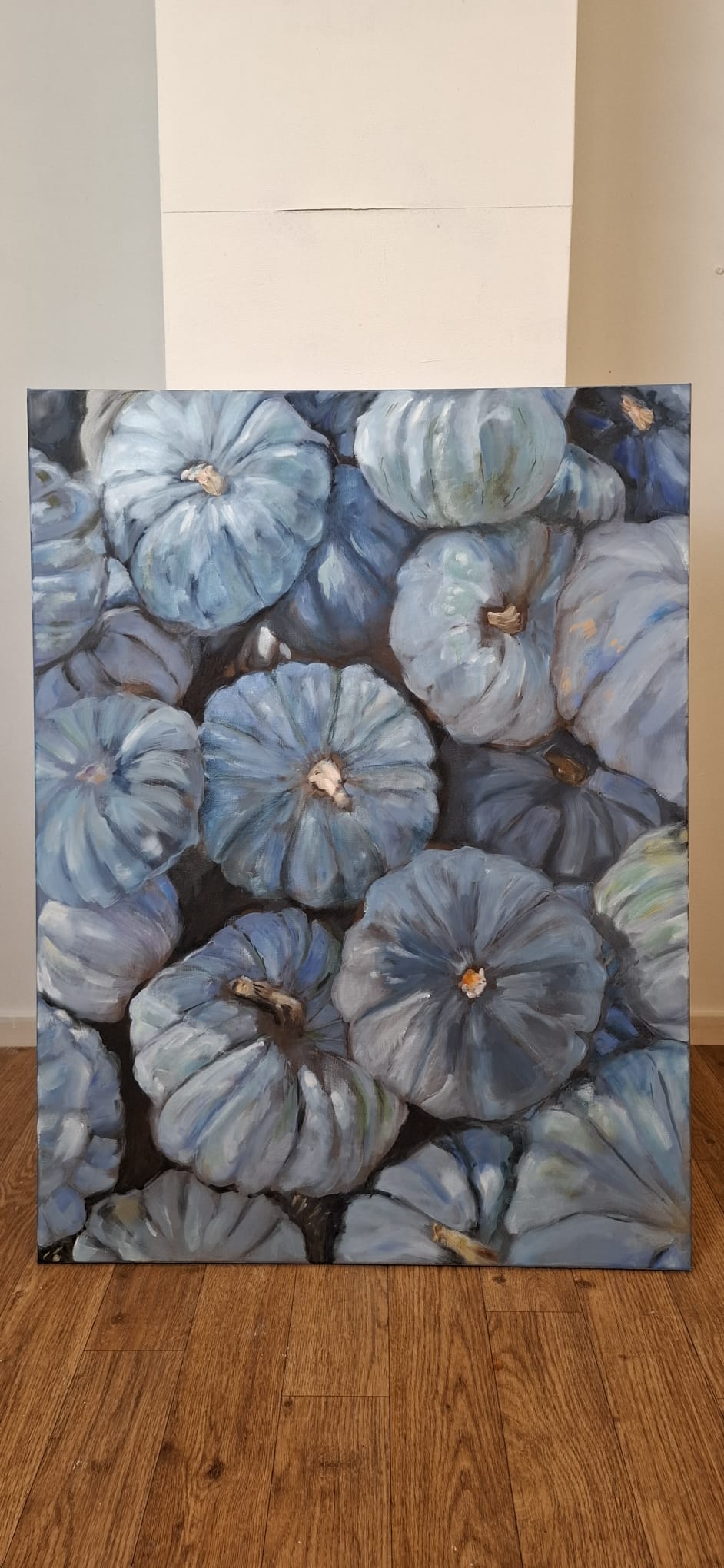 Olieverfschilderij pompoenen in blauw en grijs, 60x80 cm – Eveline Menke Art