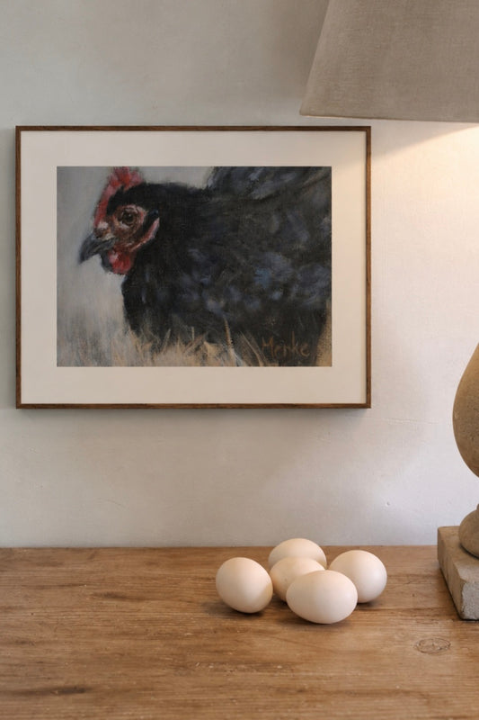 Kip in het hooi: fine art print | Landelijke wanddecoratie